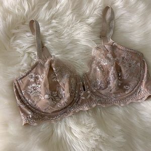 Victoria’s Secret Dream Angels Beige Bra